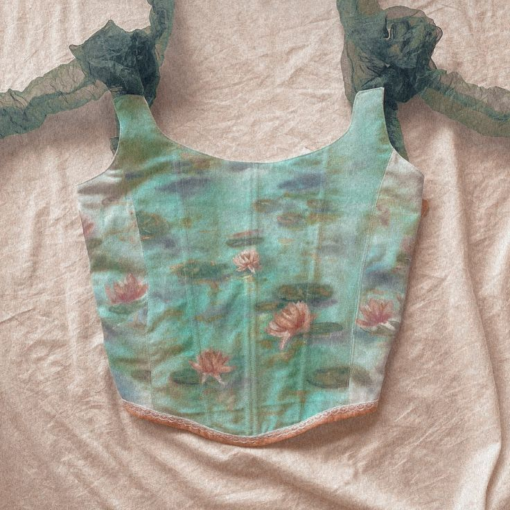 archivedlooks's tweet photo. Corset tops https://t.co/mrNkQ55f1w