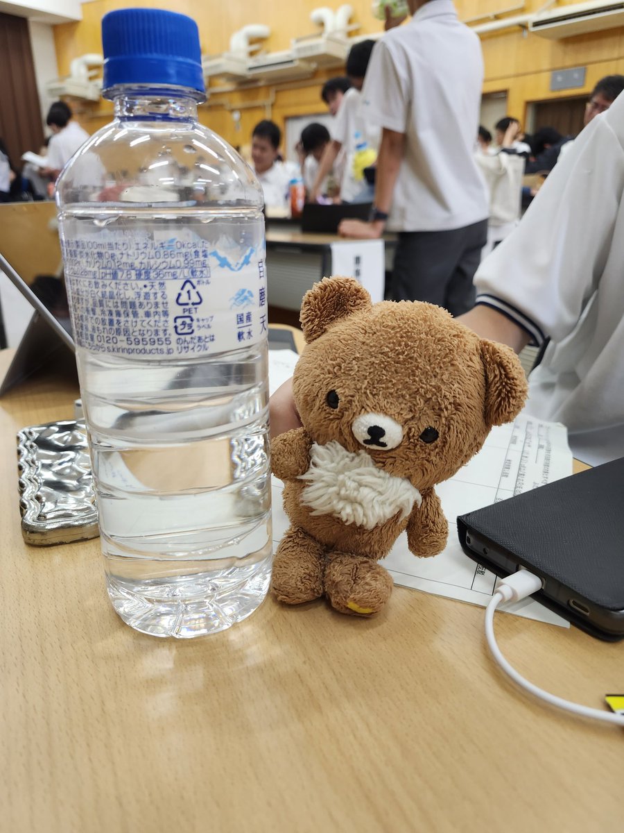 Futaba_debate's tweet photo. 対戦結果にやしろげんごろうもご満悦の様子です https://t.co/bY6Gga0aXn
