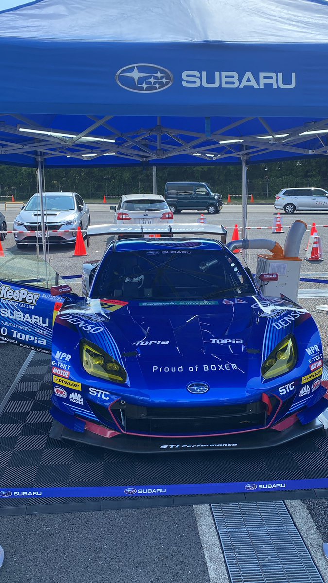 #サーキットでSUBARUを応援