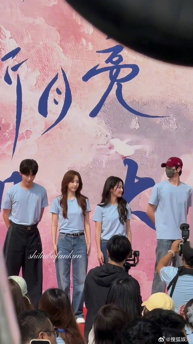 SeriesNovels's tweet image. เปิดกล้อง ซีรีส์ #WhenIMeetTheMoon  (折月亮)

นักแสดง #หลินอี &amp;amp; #หลูอวี้เสี่ยว

📍เปิดกล้อง 2สค.

ดัดแปลงจากนิยาย When I Meet the Moon (折月亮) เขียนโดย จูอี๋ 

นิยายจักรวาลเดียวกับ แอบรักให้เธอรู้ และ วันนี้วันไหนยังไงก็เธอ

เล่าความรักอวิ๋นหลี่ที่มีต่อฟู่ซีเจ๋อ