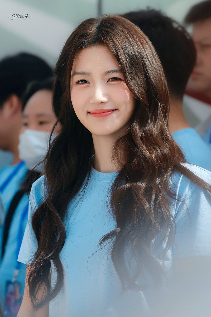 SeriesNovels's tweet image. เปิดกล้อง ซีรีส์ #WhenIMeetTheMoon  (折月亮)

นักแสดง #หลินอี &amp;amp; #หลูอวี้เสี่ยว

📍เปิดกล้อง 2สค.

ดัดแปลงจากนิยาย When I Meet the Moon (折月亮) เขียนโดย จูอี๋ 

นิยายจักรวาลเดียวกับ แอบรักให้เธอรู้ และ วันนี้วันไหนยังไงก็เธอ

เล่าความรักอวิ๋นหลี่ที่มีต่อฟู่ซีเจ๋อ