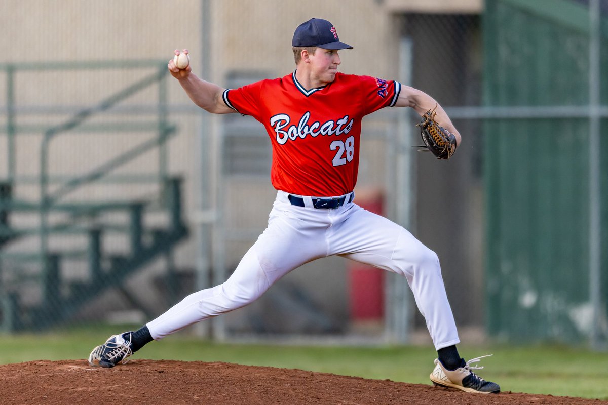 The Kitties take Game 2 6-1 with some late night offense. #clawofthegame goes to <a href="/nicholas_meuser/">Nicholas Meuser</a> for a great start going 7IP 2H 0R to lead the boys to victory. Back at it Sunday @ 6 in PL with chance to close out the series. #JTfromthedirtysouthsighting <a href="/Jthrelks/">Josh Threlkeld</a>