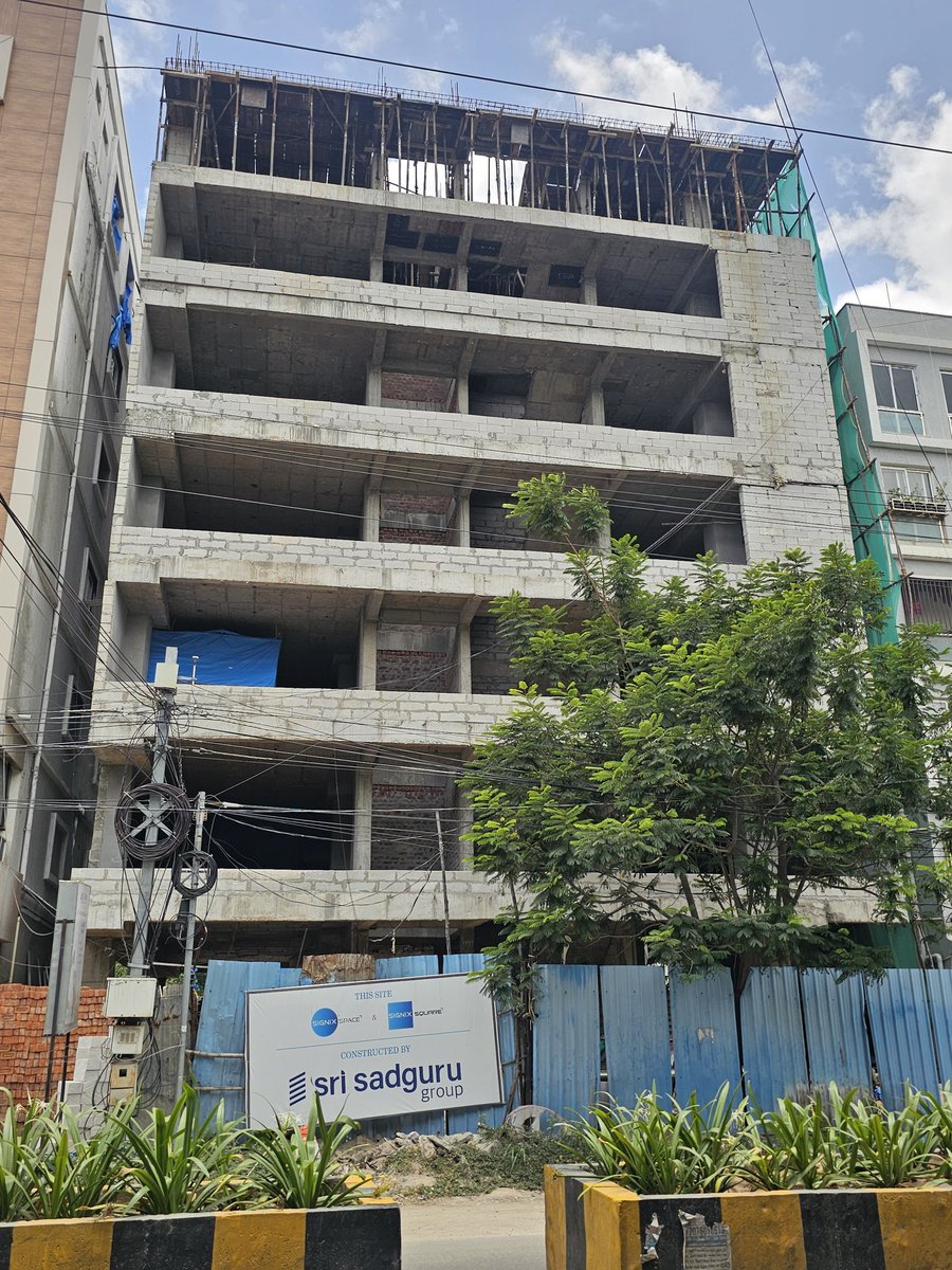 PDinapatri97759's tweet photo. @Comm_HYDRAA
@CommissionrGHMC
@GHMCOnline
@TelanganaCMO
@ZC_Kukatpally1
The Konaseema ruchulu opposite 
built with additional floors illegal Cellor building in the Samatha Nagar the Kukatpally 24 Circle And the Srinivasa Colony Plot Number: 28 & 29 without leaving any setback, the four -storey permits are illegally additional floor
and then the pent house is being built and the illegal building is being built. Greater Hyderabad Municipal Commissioner, and Hydra Commissioner, Kukatpally zonal Commissioner, to take immediate action on this illegal building.