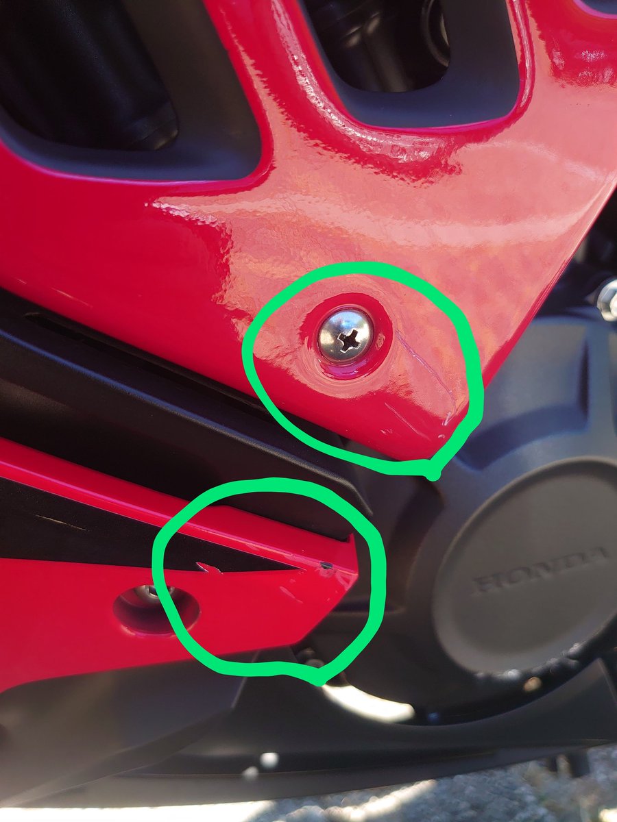 いや～💦とうとうやってしまった💦
公道での立ちゴケ😖💦
GSから出る際に前の車の急ブレーキに慌てて、握りゴケでパタンっと…😖😖
バイクの傷はちょっとで済んだのが幸い…。
#CBR650R #立ちゴケ記念日 #ライダーの宿命