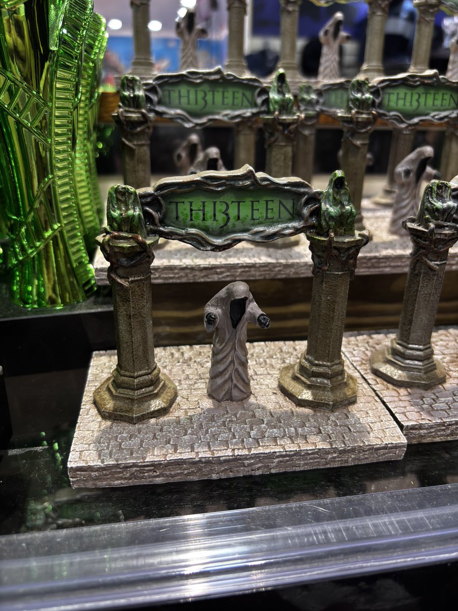 New thirteen resin own your own Kieth wreath!!!