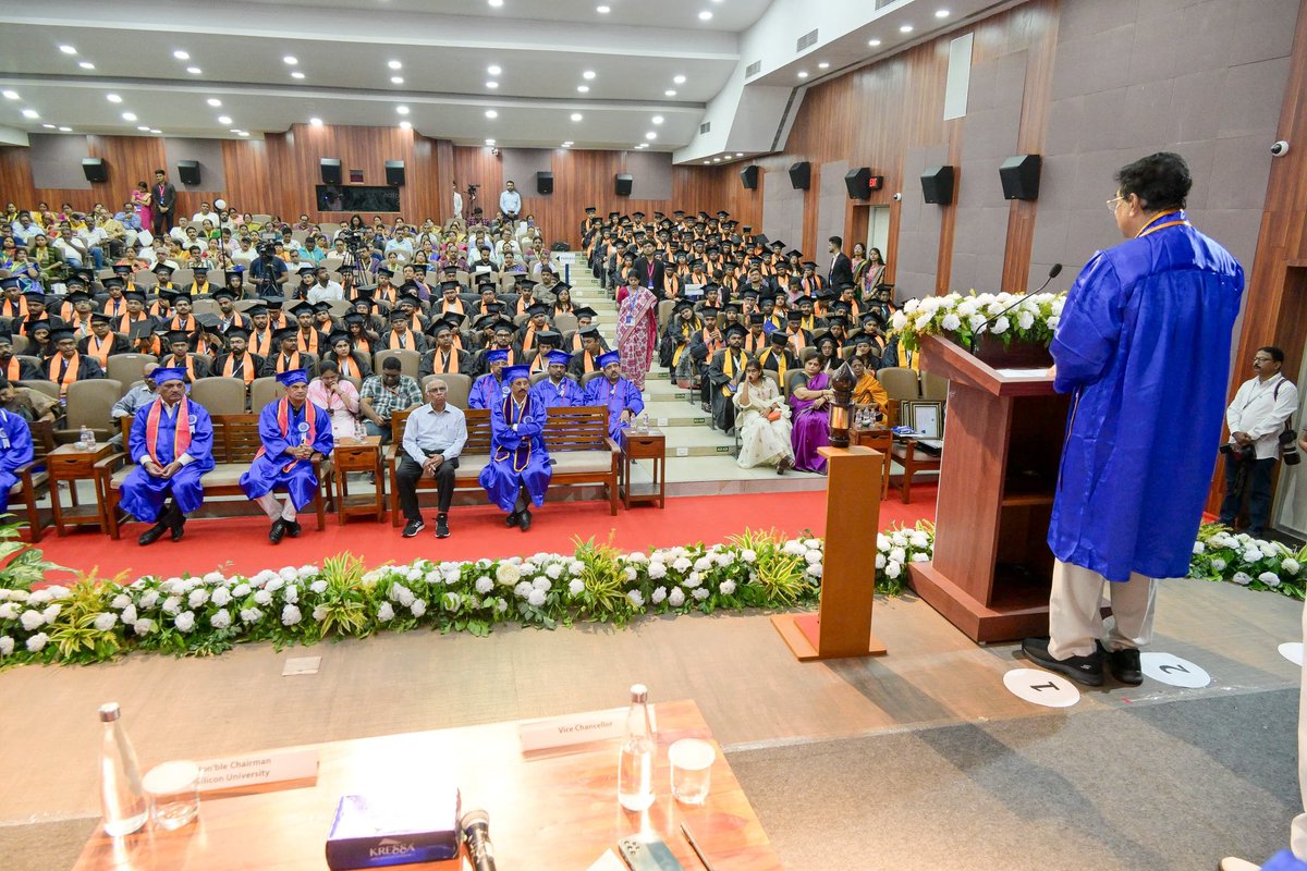 DrHariBabuK's tweet photo. Addressed the 2nd Convocation of Silicon University.
Hearty congratulations to the graduates as you step forward—equipped to lead, innovate, and serve with purpose.

Silicon University is emerging as a hub for AI, ML, Cybersecurity, and VLSI—shaping ethical professionals for a transforming India.

Use your knowledge to uplift lives, lead with empathy, and stay curious on your lifelong journey.