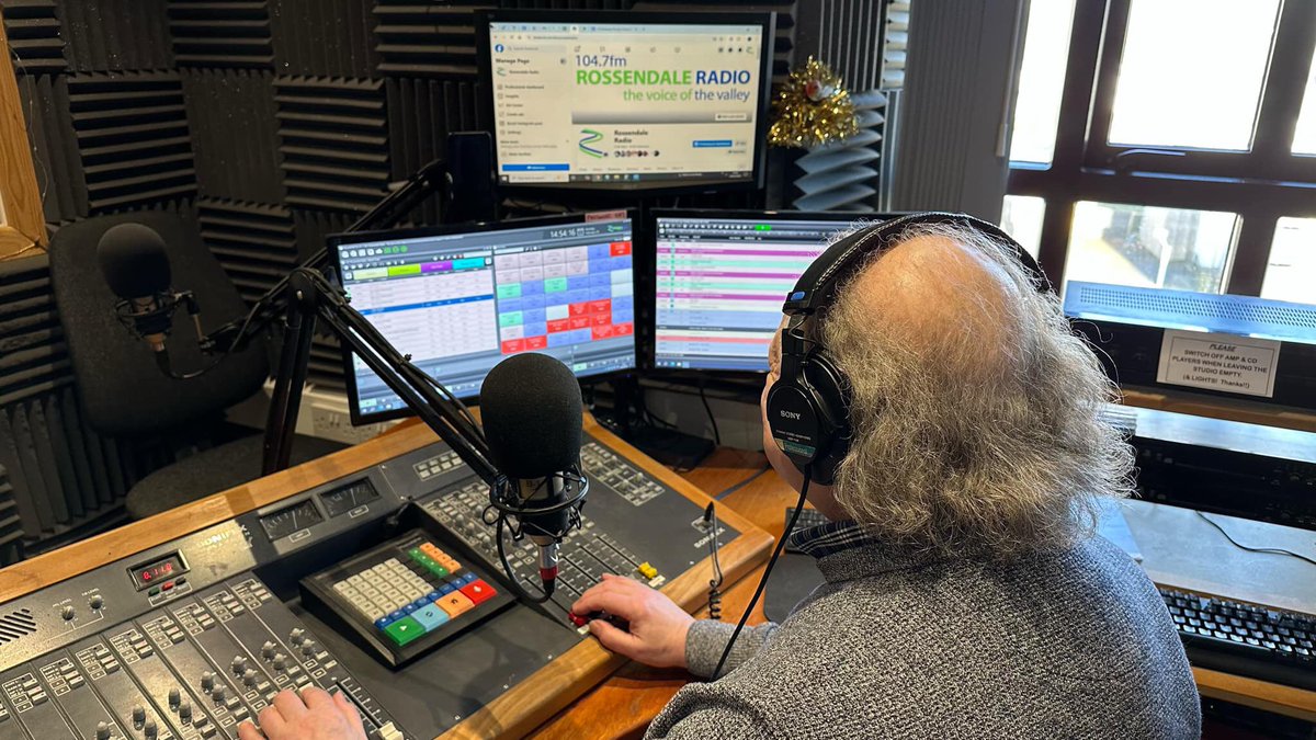 So what are you doing Sunday afternoon from 3:00? Well hope you can join me for more Unforgettable Favourites on  Rossendale Radio. Listen live, or later via the website - Rossendaleradio.com
