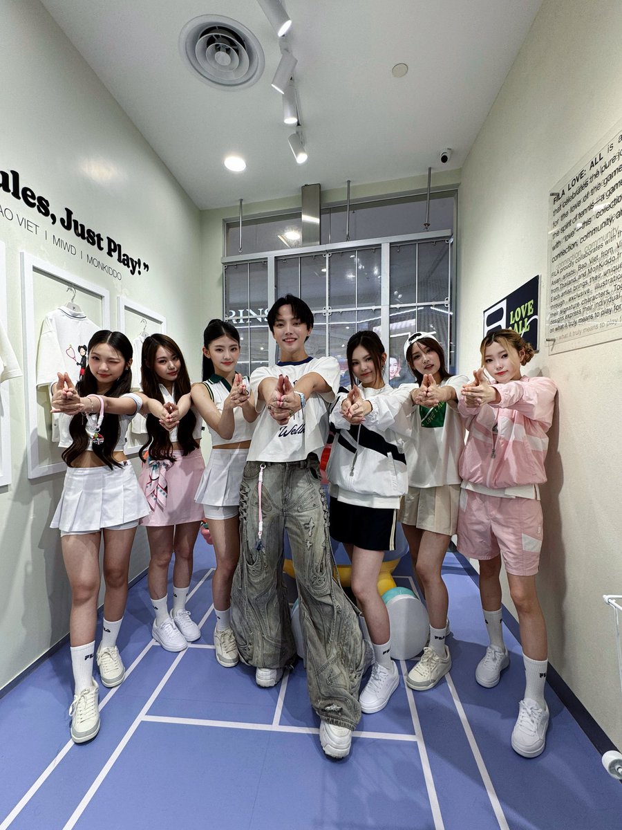 Alexhkf1's tweet photo. Adik2 KIIRAS yg terlalu kiyowo 🩷✨ l #KIIRAS #키라스 #WELCOMEHOME_LINGLING #LINGLING_BALIKKAMPUNG
#KIIRASinMY #KIIRASinKL
#FILA #FILAMY #FILASEA https://t.co/Cb8f9WvcXt