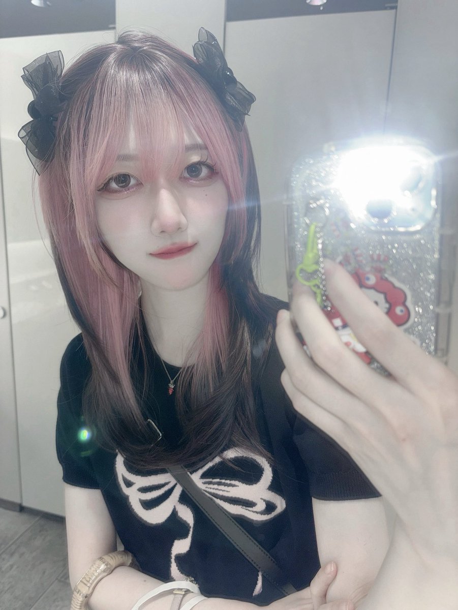sHienのウィッグだよー(ᐡᵕ̤ ·̫ ᵕ̤ᐡ)
やっぱりロングかな〜