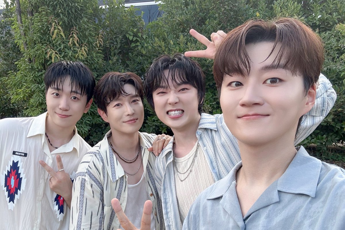 official_fore's tweet image. [📸]

250802 여수 K-메가아일랜드 페스티벌 종료

여수, 포레 때문에 너무 핫하니까
잔말 말고 파워 냉방 틀어🧊
제습 말고 숲별이랑 포레 더우니까
파워 냉방으로 틀어❄️

#포레스텔라 #Forestella