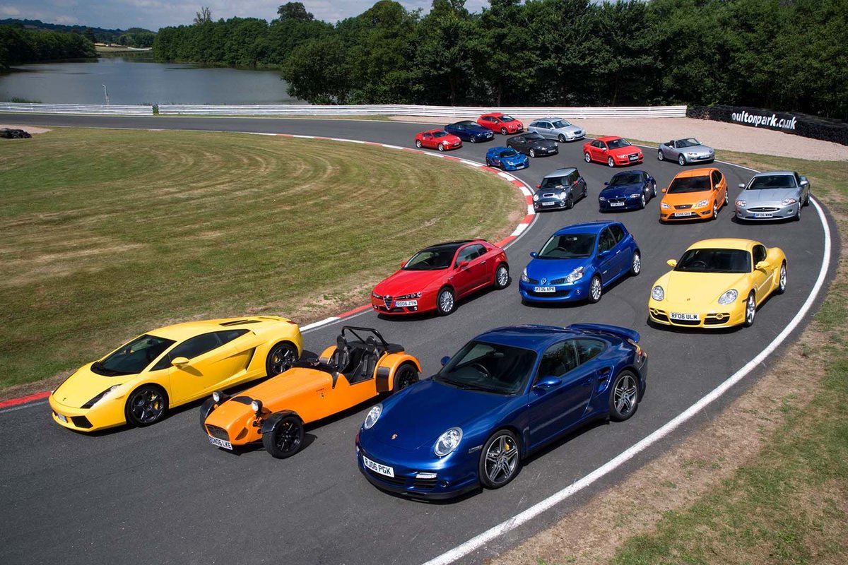 It's 2006 and you want a performance car - but you can only choose one of these. What are you taking? 🤔