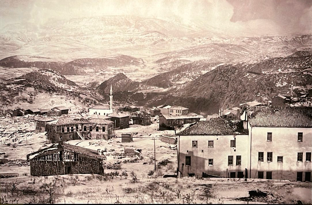 Bilecik'in az bilinen fotoğrafları.
Bakalım neresi olduğunu kimler bilecek?