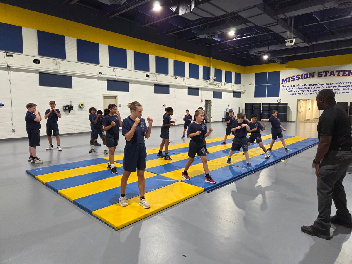 DECorrection's tweet image. 🚨 Meet DOC’s 10–13-Year-Old Youth Academy Graduates! 🚨
Over the past week, these amazing kids got an inside look at the world of corrections— 

Next up: our Youth Academy for 14–17-year-olds kicks off Monday! 👏 #DelawareDOC #DOCYouthAcademy #FutureLeaders