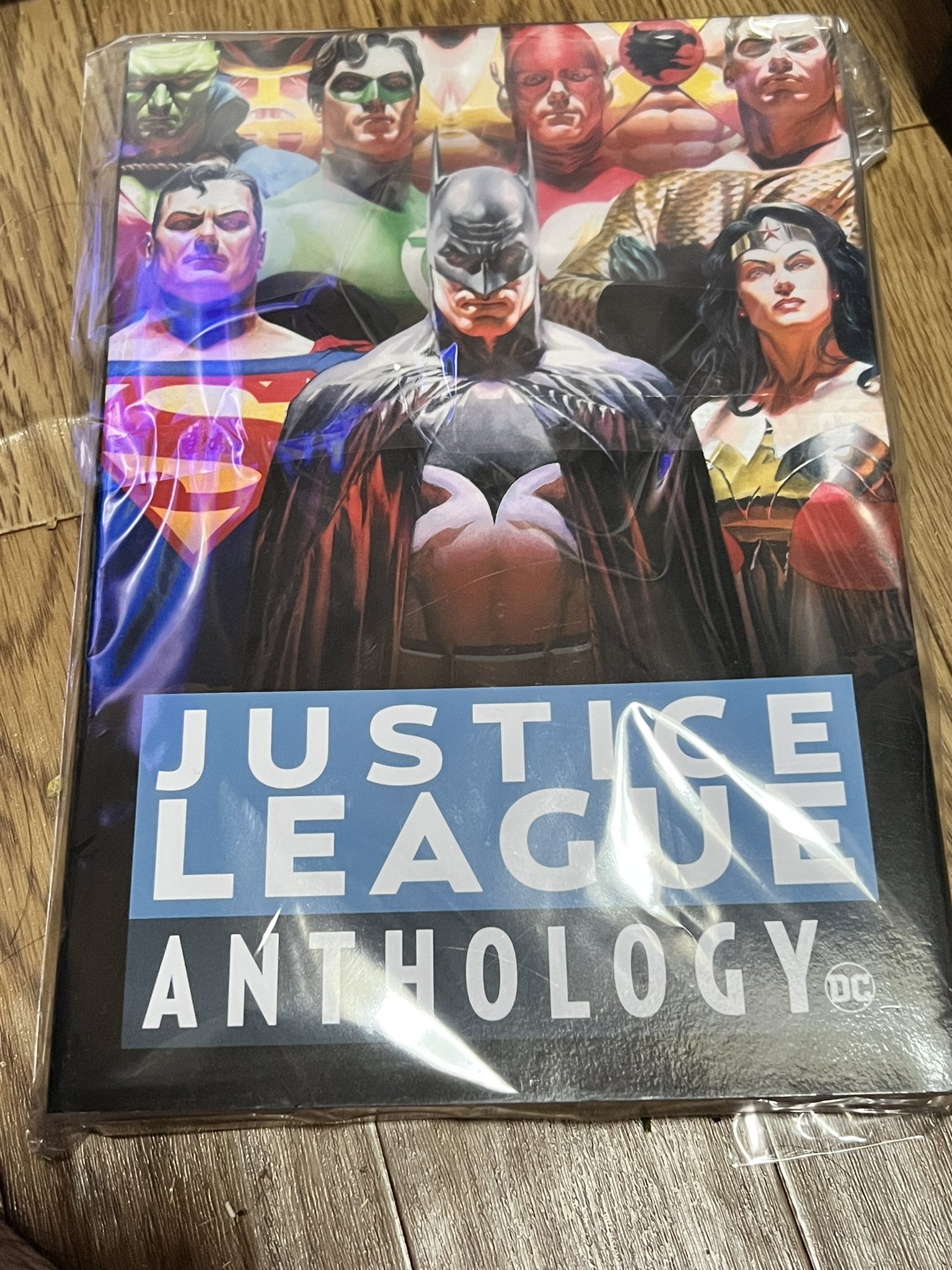 ジャスティスリーグ　バットマン　まとめ　DC コミック DC COMICS「ジャスティスリーグ」を手代木史織が描く新連載、RED