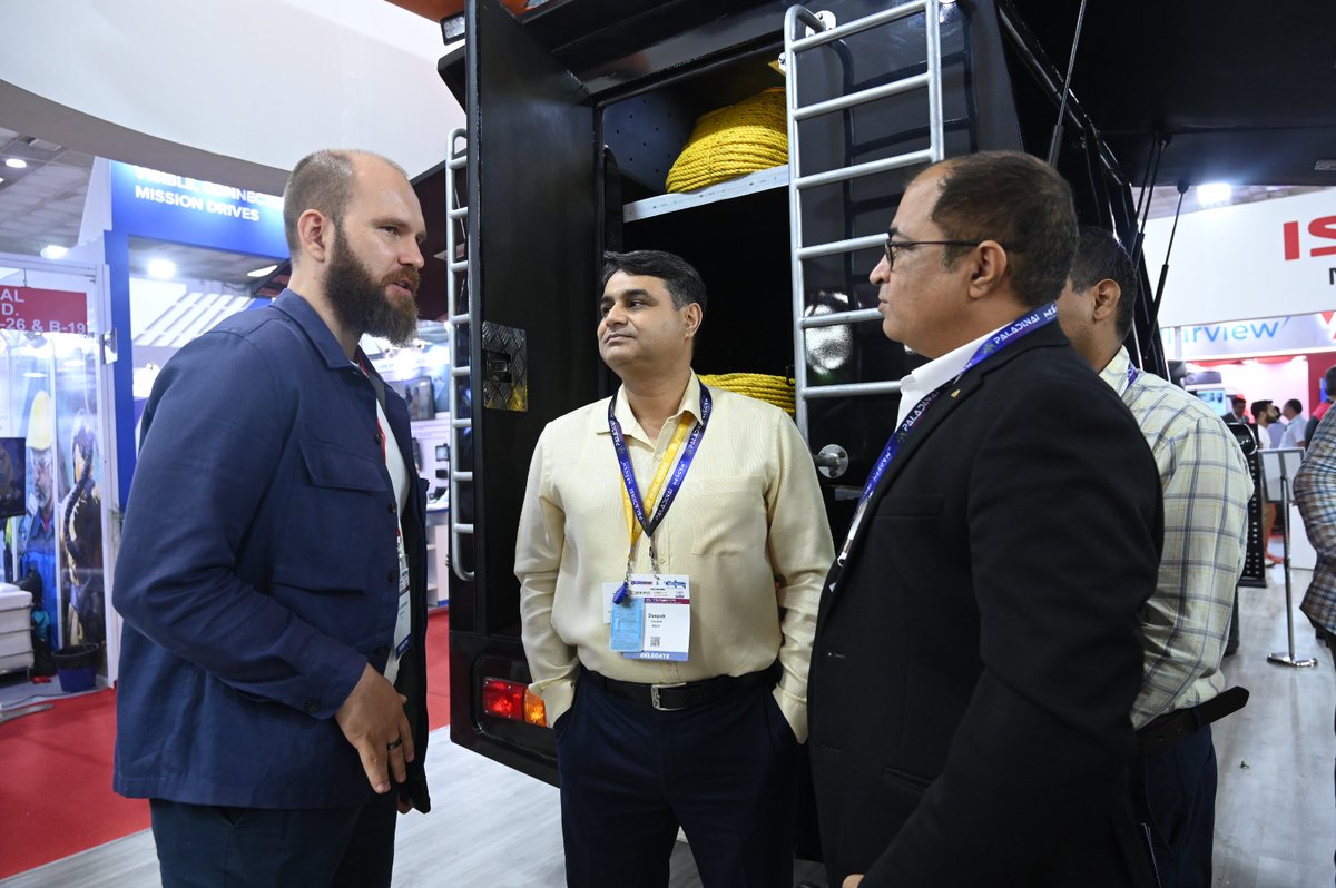 IsuzuIndia's tweet image. Day 2 at the International Police Expo 2025!
ISUZU Motors India officials had the privilege of meeting senior police and army personnel who appreciated our high-performance, duty-ready vehicles and shared positive feedback.

#IsuzuMotorsIndia #PoliceExpo2025 #JapaneseEngineering