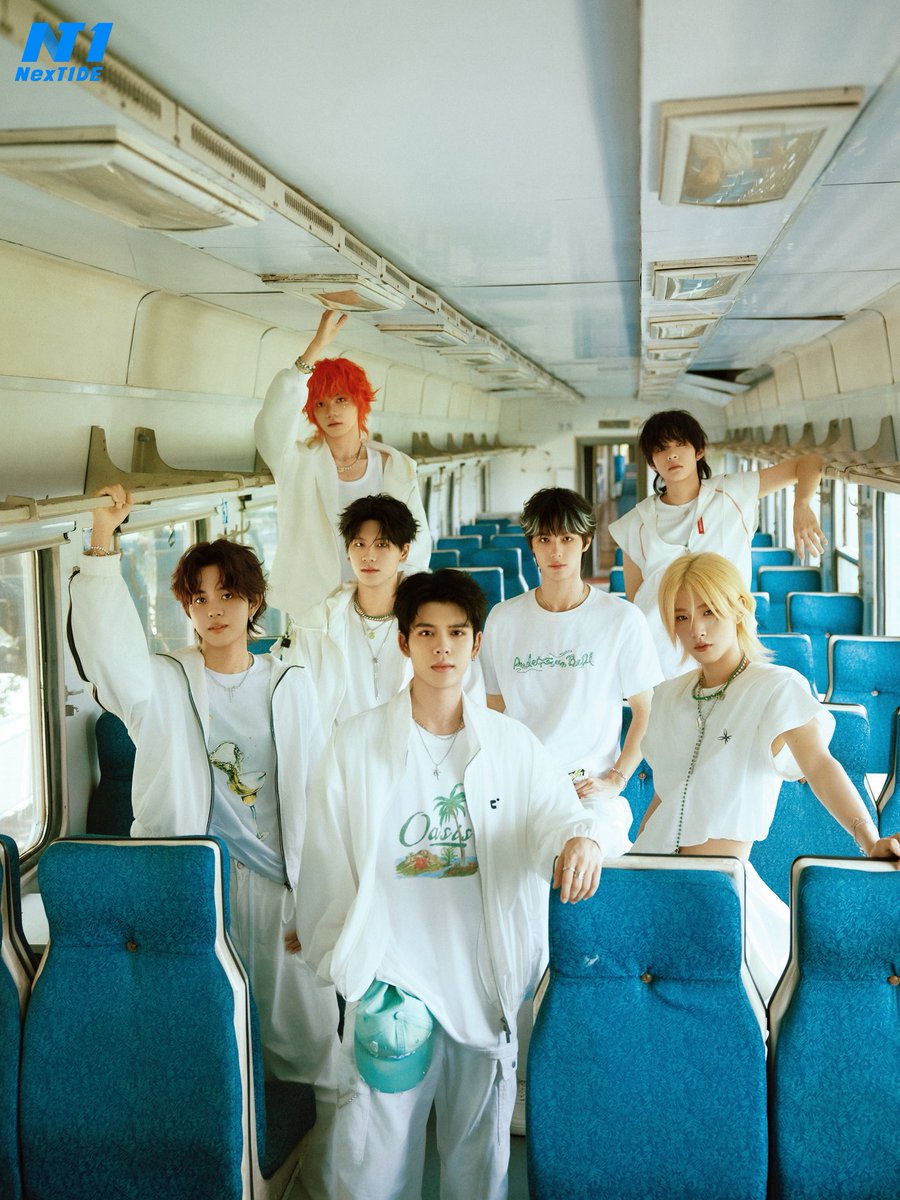 NexT1DEofficial's tweet image. The stage performance at the Romon U-Park has come to an end 🔚
Thank you for the enthusiastic support ~ See you next time!
#NexT1DE #OneHeartNewAdventure #NexT1DEfirstalbum
#DORN #THIO #HUYETAO #SHEN #OMAR #XIONG #YAOZIHAO