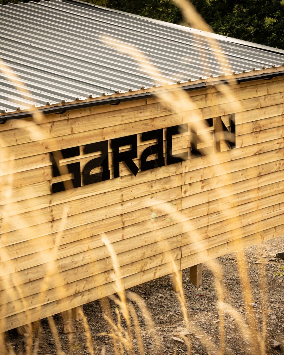 We could not be more excited about our partnershp with #CaerswsBikePark! If you haven't ridden Caersws yet, get booked onto the uplift. The trails there are insane. 🤯

Wherever you are riding it this weekend, please do not forget to SEEEND IT!!