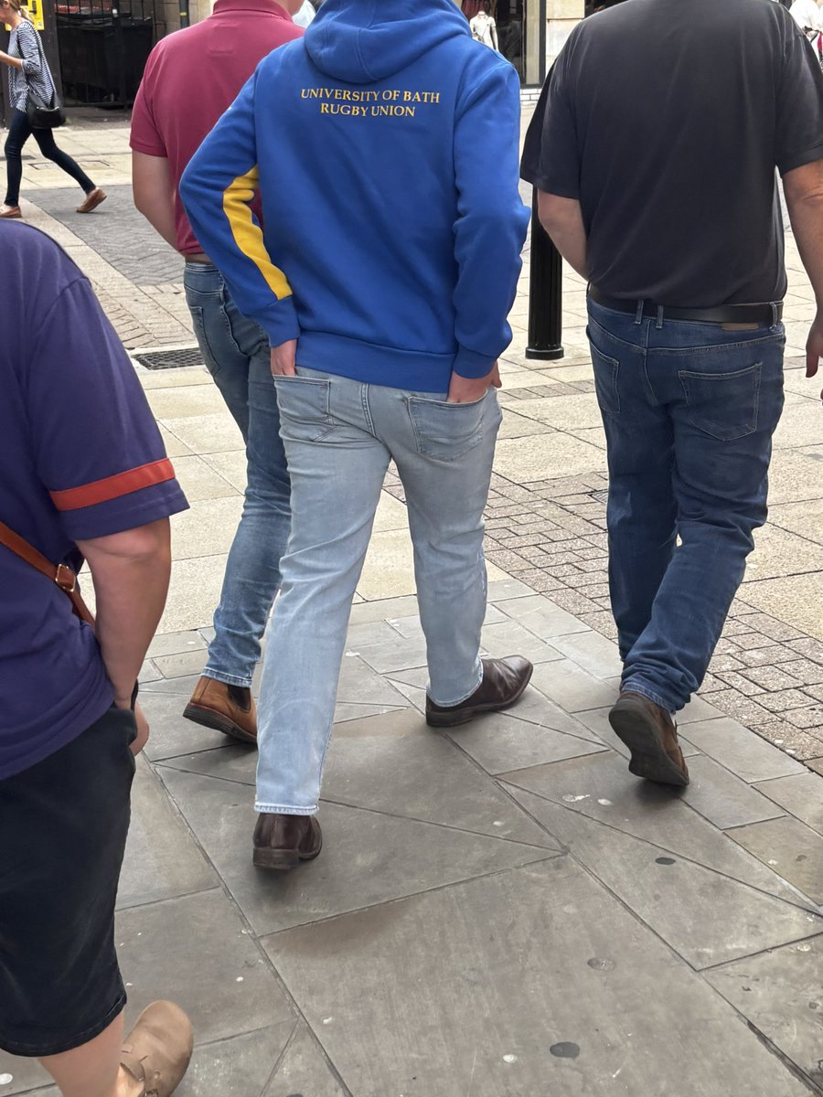 Ruggers ruggers

#rugby #uniform #bluejeansbrownshoes #Lions2025