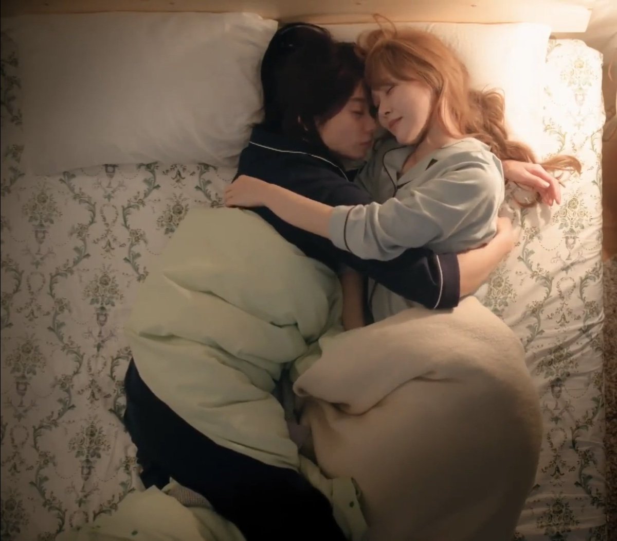 히... 히로코센빠이.......
왜.. 유부녀인건가요.....?😢