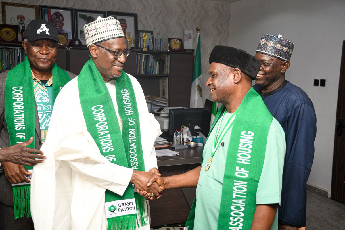 Dangiwa Backs AHCN’s Ambitious Plan for Nationwide Affordable Housing

The Honourable Minister of Housing and Urban Development, Arc. Ahmed Musa Dangiwa, has reaffirmed the Federal Government’s commitment to working closely with the Association of Housing Corporations of Nigeria