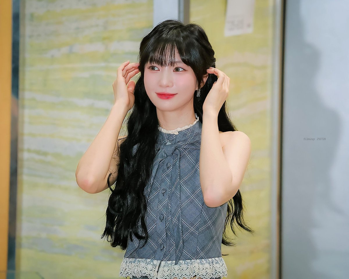 filming421's tweet image. 250728 KBS 볼륨을 높여요 오마이걸 유빈

🌷

#오마이걸 #유빈 
#OHMYGIRL #YUBIN 
@WM_OHMYGIRL