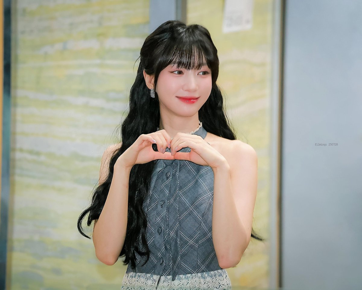 filming421's tweet image. 250728 KBS 볼륨을 높여요 오마이걸 유빈

🌷

#오마이걸 #유빈 
#OHMYGIRL #YUBIN 
@WM_OHMYGIRL