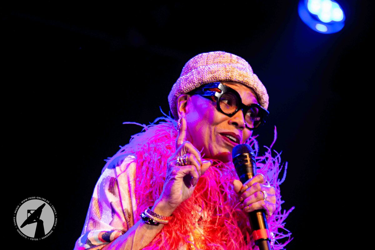 🎷 Dee Dee Bridgewater beim ZMF: Jazz, Haltung und große Stimme. Ein Abend voller Gefühl, Groove &amp; Geschichten. Unser Review 👉 bit.ly/46y8ur8
#ZMF2025 #DeeDeeBridgewater #Jazzlive #TribeOnline