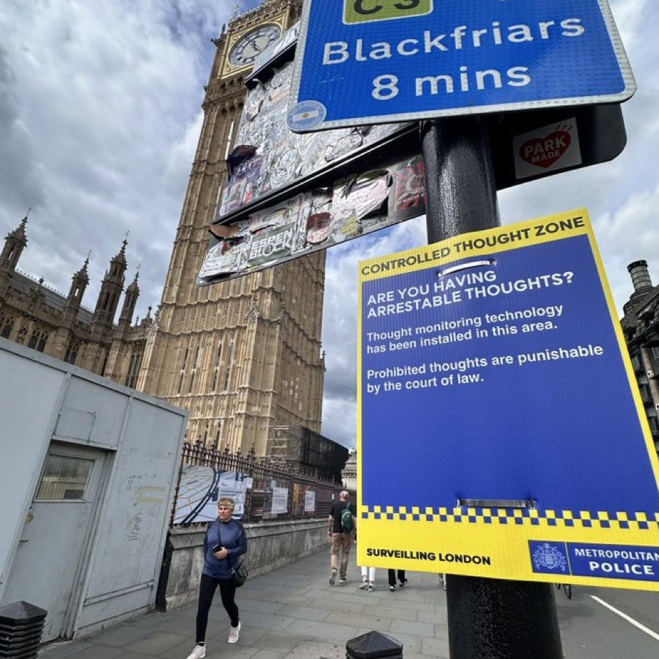 🚨BREAKING: Signs have reportedly popped up around London reading “are you having arrestable thoughts” 

Britain is officially a soviet state.