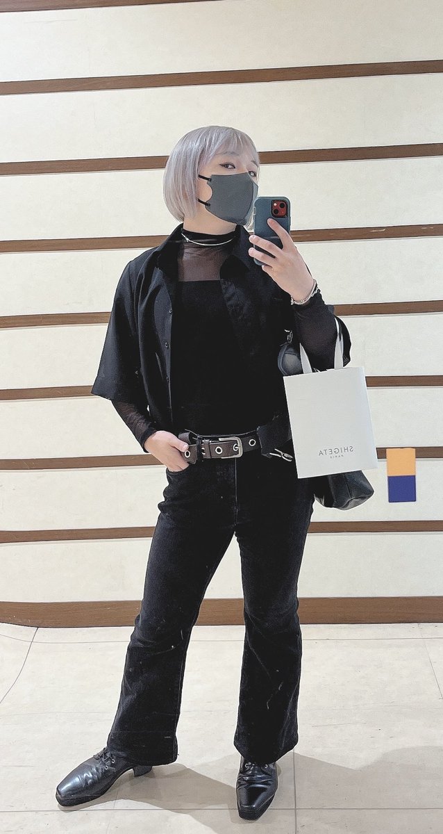 5ヶ月ぶりにサラサラシルバーヘアになって「よい、よい、しあわせ、しあわせ、」になってる🥰

<a href="/nky_msk2/">みさき</a> さんいつもありがとうございます😊