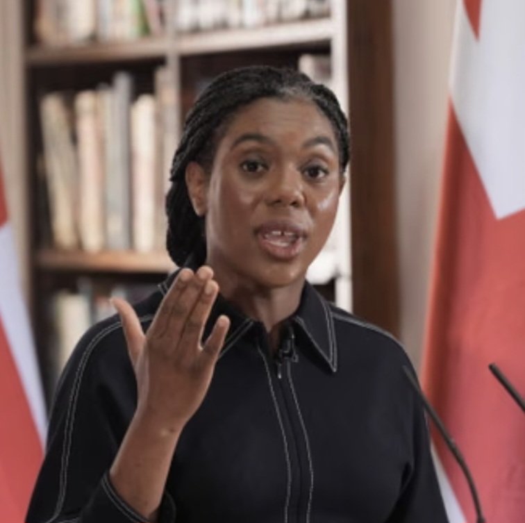 Tush27J's tweet image. Dear Kemi Badenoch 
So you no longer identify as being Nigerian.

Can't say I'm surprised by your stupid comment.

I've never really identified you as being a sensible, rational, human being......ever.
#Nigerian #Ridiculous #KemiBadenoch