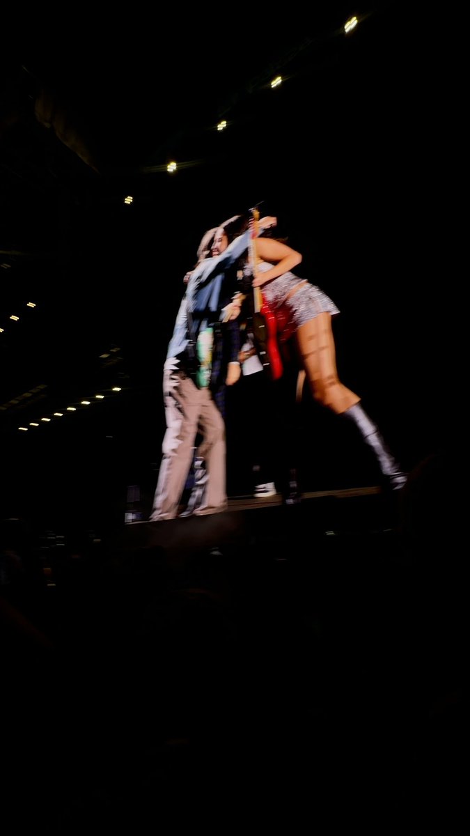 THATCHERlSM's tweet image. mind you she didn’t answer the first time 🤍