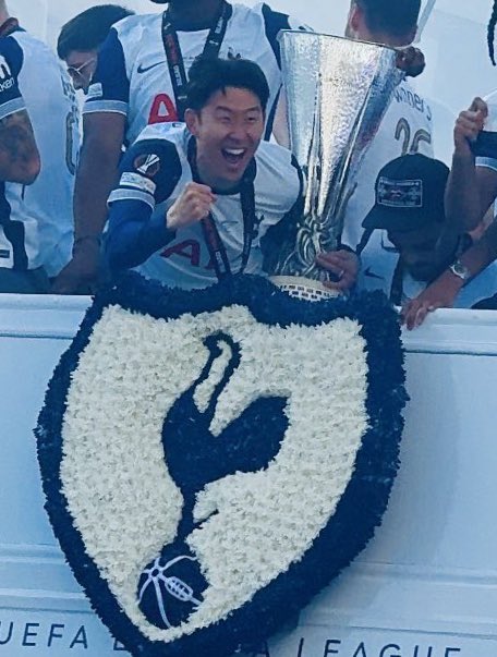 Big Jon Bass (@therealjonbass) on Twitter photo Thank you <a href="/Sonny7/">Son Heung-min</a> my favourite ever player. A certified legend of Tottenham Hotspur Football Club & one of the greats of the modern era of football. #COYS Thank you <a href="/Sonny7/">Son Heung-min</a> my favourite ever player. A certified legend of Tottenham Hotspur Football Club & one of the greats of the modern era of football. #COYS