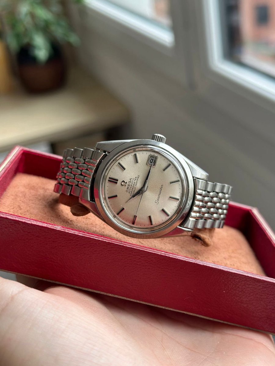 Thewatchoniste tweet media