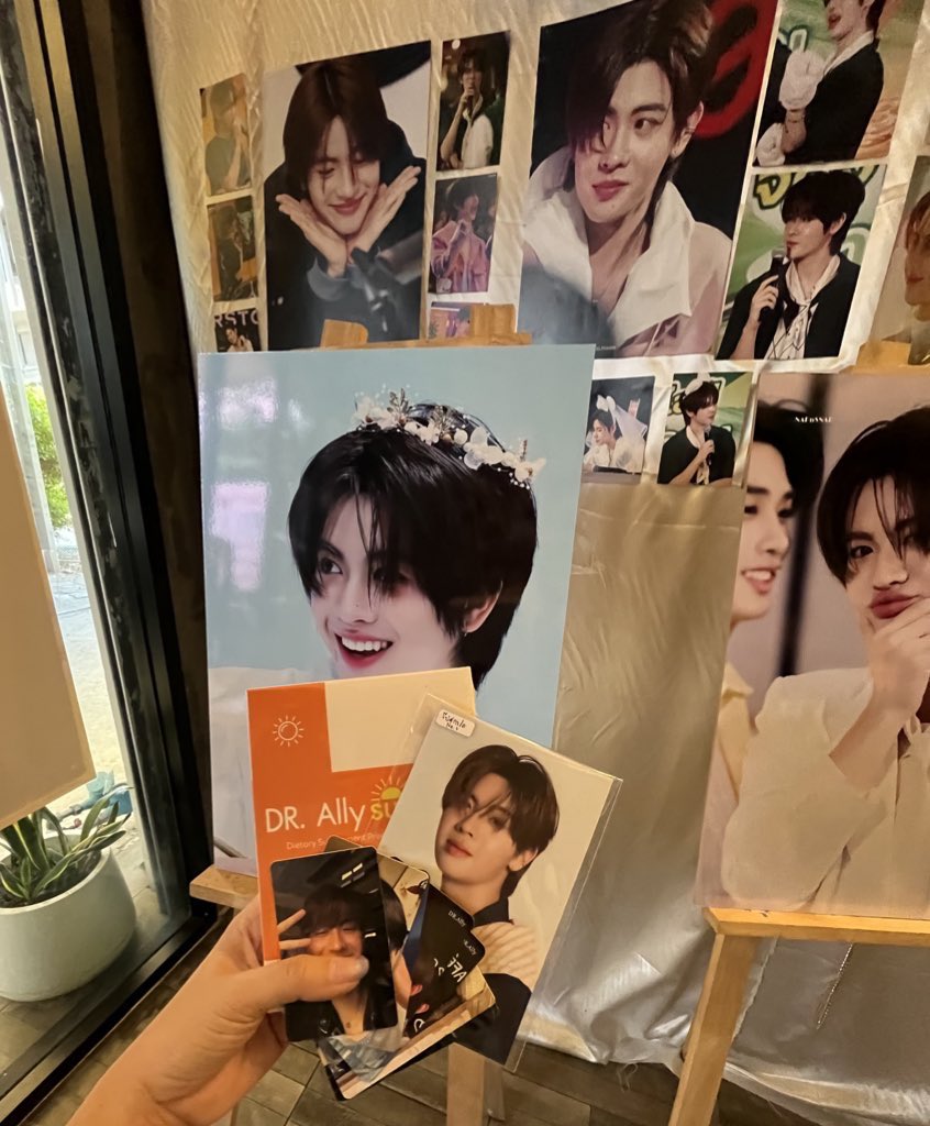 Minnnnnn285's tweet photo. เพื่อลูกมันยอมกันได้ แต่ทำไมต้องยอม 😎😂

#FirstOne25thBDKeepShining
#FirstOneday https://t.co/Q2o9gXtGHW