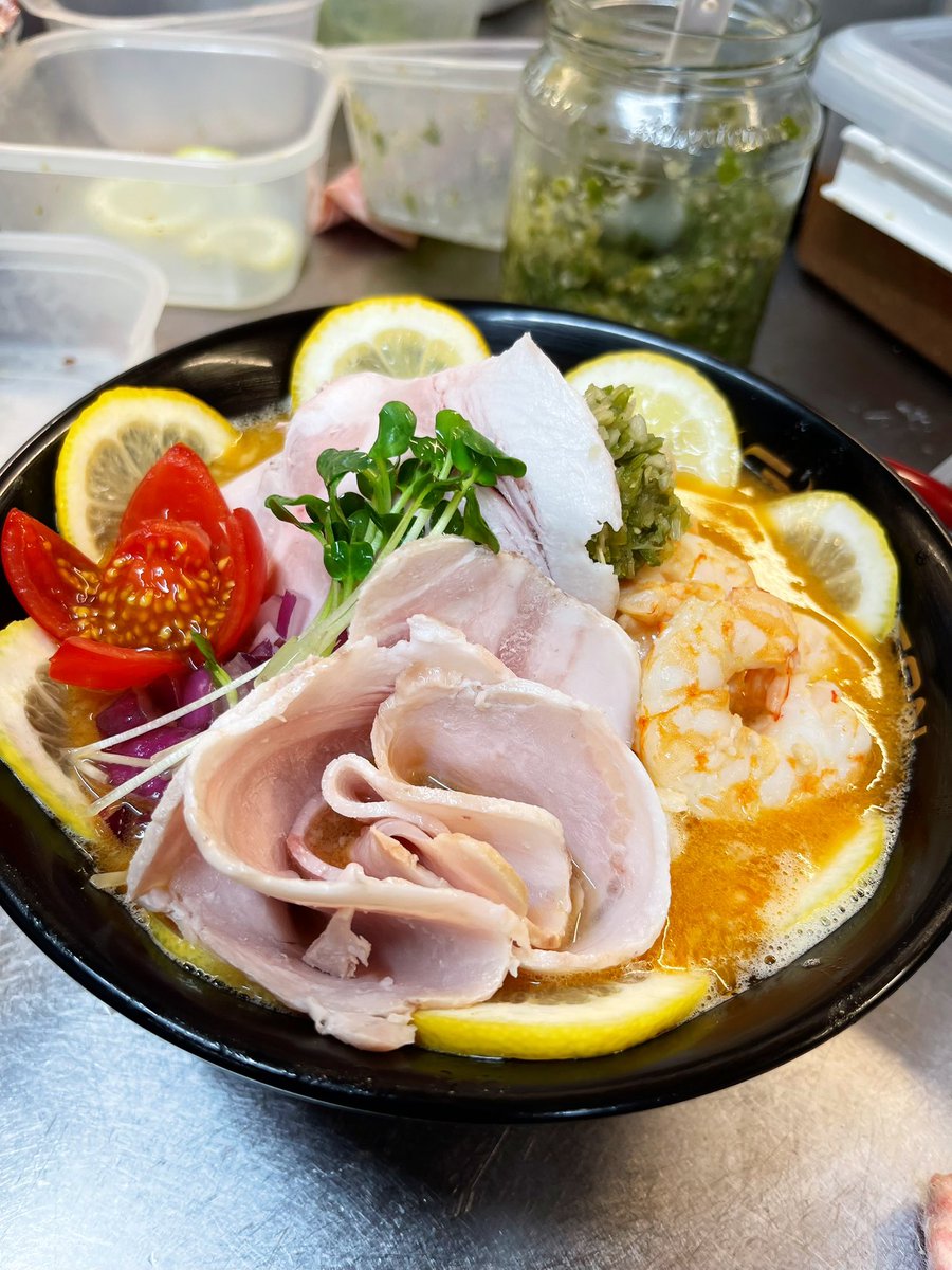 xiaomin0619's tweet photo. 番外編
2日間限定えびレモン塩ラーメン🦐🍋🍜
終了いました❗️
たくさんのお客様のご来店ありがとうございました🍜🙏❤️
予定の4日(月曜日)お昼の営業をするつもりでしたが、今日の夜営業でスープがなくなりそうです💦
誠勝手ながら4日はやらずに夏休み入ります!申し訳ありません🙇♀️
#GUYTON https://t.co/AL5RIP95eT