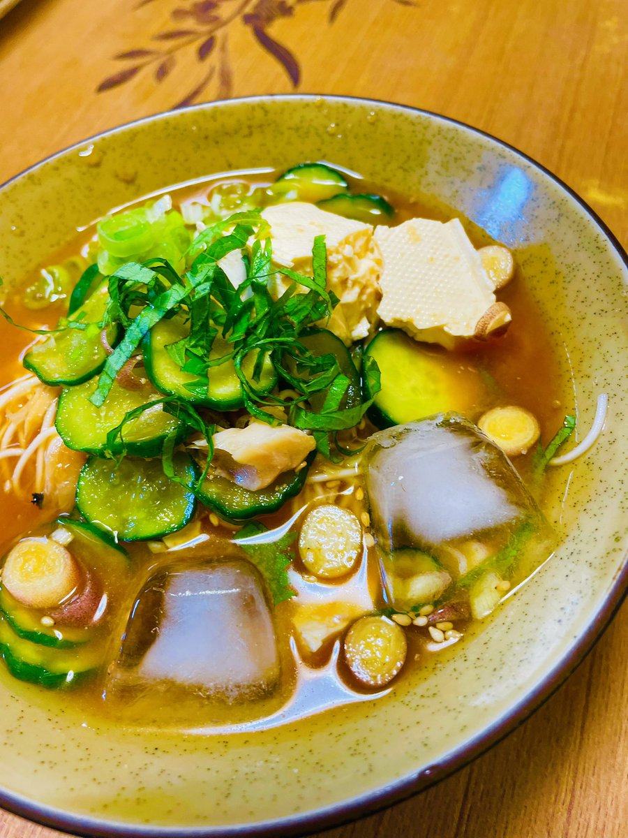 八戸はお祭り！
本日は夜間運行！
Dollyに涼みにどうぞー
冷や汁キンキンでお待ちしてます！
ヨロシクっす！