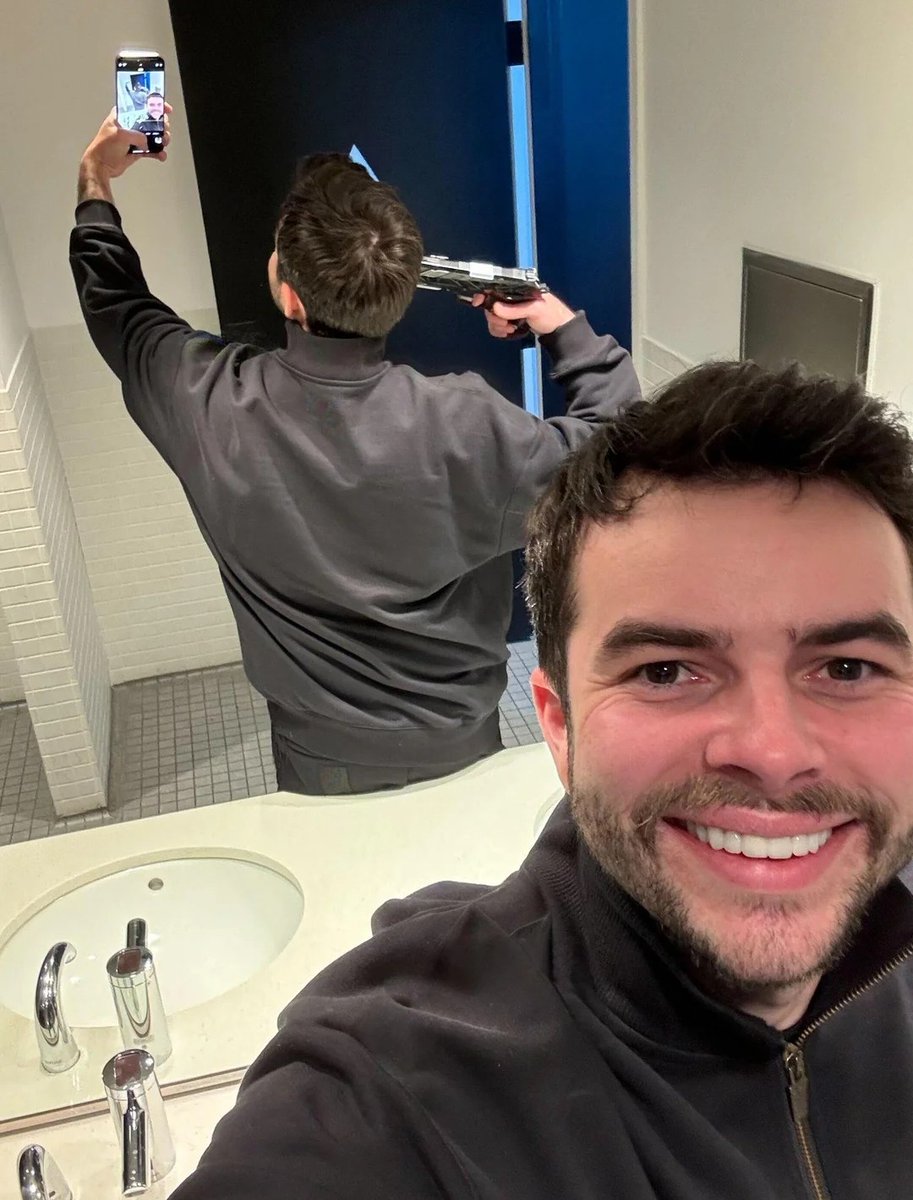 EskayOW's tweet image. Happy national girlfriend day