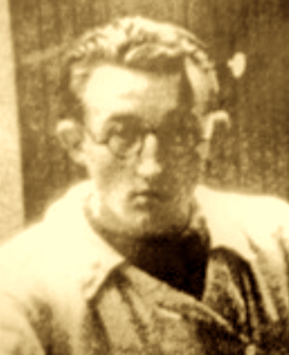 10 juin 1941. Paris. Etat-major de la Luftwaffe. Les Allemands n'en reviennent pas : ce sous-officier qu'ils cotoient ici depuis des semaines est en fait un Français infiltré, âgé de 19 ans seulement! Claude Betsch a choisi la Résistance plutôt que Polytechnique. Il sera fusillé.