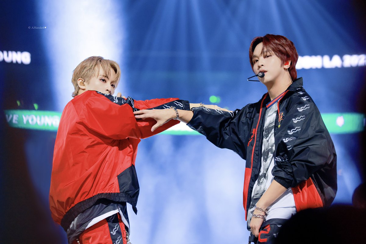 AM_andark's tweet photo. 250801 KCON-LA
82
#markchan #markhyuck #맠동 https://t.co/RTANYyUEBY