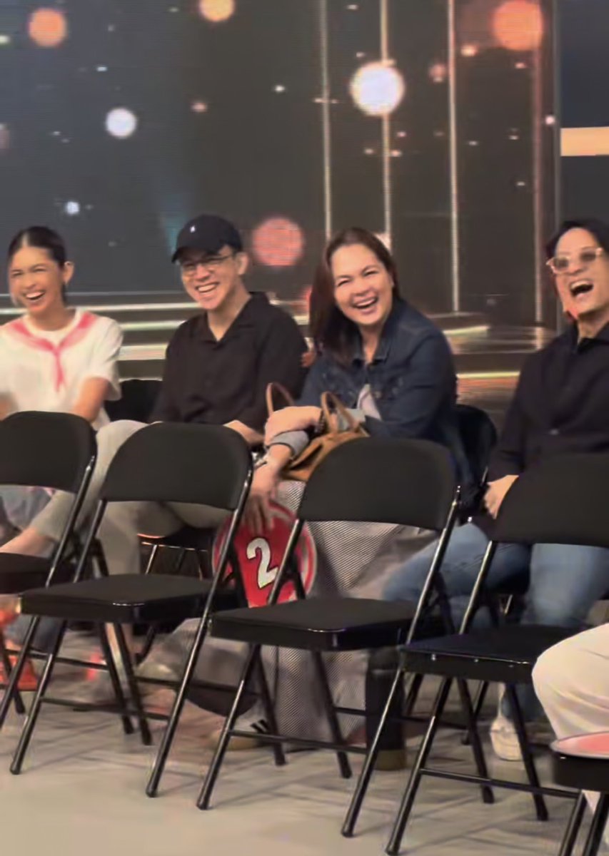 silentfantina's tweet photo. Mr.&Mrs.Atayde and Mr.&Mrs.Agoncillo ang seat mates nung EB Thanksgiving Anniversary (Aug.1,2025)
#MaineMendoza
#ArjoAtayde
#Atayde
#Agoncillo https://t.co/VexImu0Q6s