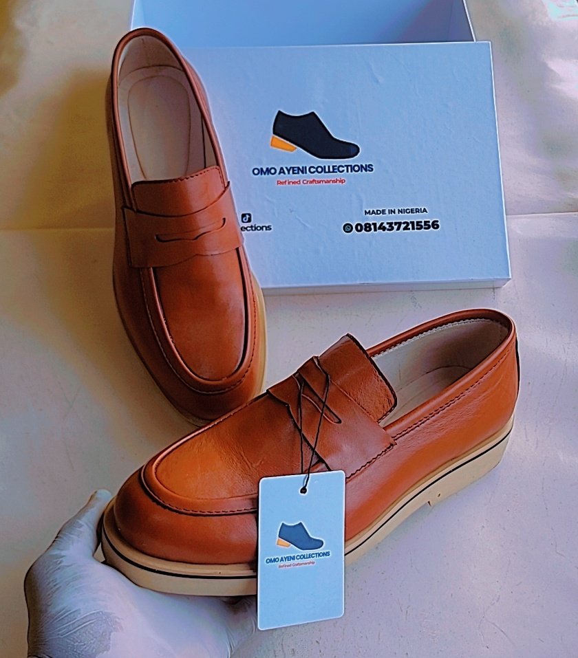 Omo__ayeni's tweet photo. @ruffydfire If you have an upcoming event and you need exclusive shoes to rock the event,  or you work in a corporate organization and you need shoes that command respect. 
You should be in my DM now, picking designs and negotiating prices.
Frame 1: 55,000
Frame 2,3,&amp;4 : 65,000 each
Pls rwt https://t.co/A2E2TT0g0a