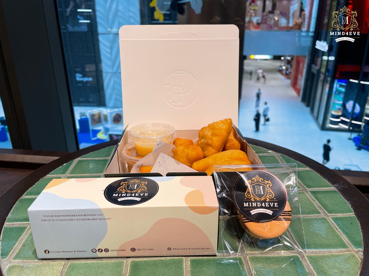 Food Support for Mind4EVE @ XoXo multiverse Concert 

🍡 Dessert
• Macaron 6 Pieces
• Thai Tea
• ปาท่องโก๋สังขยาชาไทย
• นมเปรี้ยว

#XOXOmultiverseConcert
#Mind4EVE #4EVE