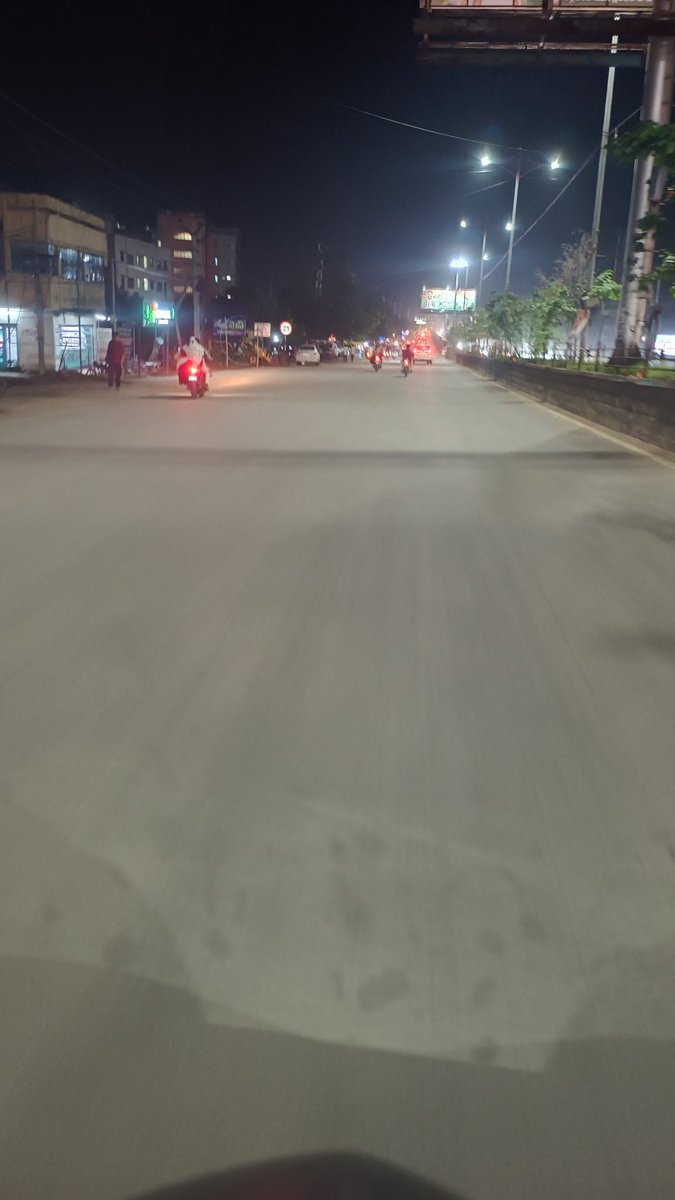 If the streetlights go off one day, who will guide us on roads without any markings?
No zebra crossings, no lane lines  just darkness and danger.
Roads like these become silent traps at night.
Urgent need for visible road markings <a href="/Collector_ADB/">Collector Adilabad</a> <a href="/PayalShanker_/">Payal Shanker</a> <a href="/adilabad_sp/">Akhil Mahajan IPS</a>