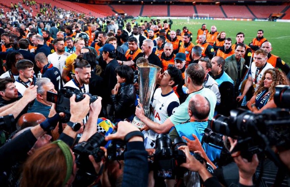 I knew it was inevitable but when I woke up and saw this news my heart still sank to my stomach.

Came as a boy, left as a legend. Thank you, Sonny. 🤍