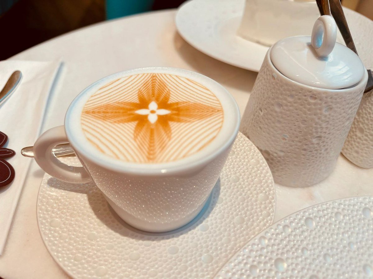 絶妙な料理、素敵な食器、美味しい料理、素晴らしいコーヒー

#アフタヌーンティー #コーヒータイム #サンドイッチ #プチケーキ #パッシブインカム #生活を楽しむ