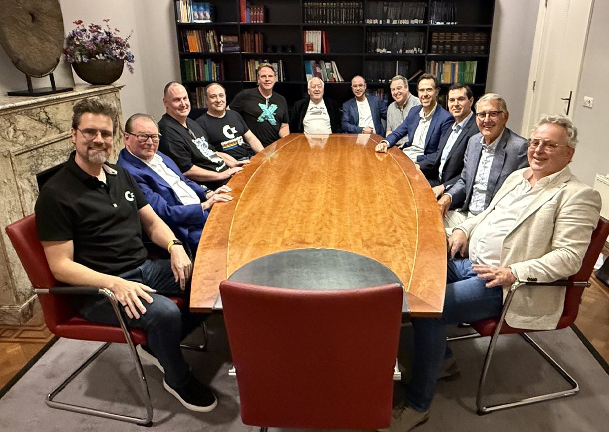 MaxwellsRetro's tweet image. Very exciting!! 
Final payment made with CEO Peri Fractic signing the final contracts in The Netherlands, officially acquiring all 47 original Commodore trademarks. Finally it is back where it belongs!  #WeAreCommodore