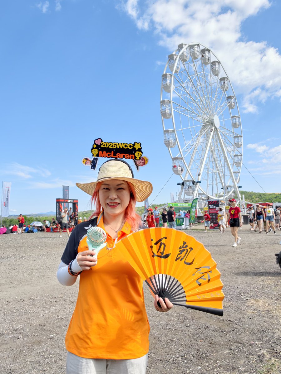 Morning team <a href="/McLarenF1/">McLaren Mastercard Formula 1 Team</a> 
It's very important to cool down here at <a href="/HungaroringF1/">Hungaroring</a> #FansLikeNoOther #NeverStopRacing