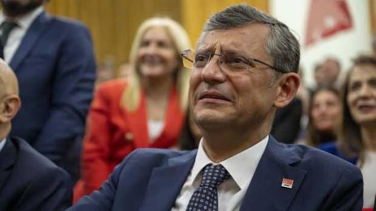 İşgalci, katil İsrail’e karşı vatanını savunan Hamas’a defalarca terör örgütü diyen, İsrail’in Gazze ve Filistin’de yaptığı vahşet ve soykırıma sesini çıkaramayan Özgür Özel, Filistin ve Gazze’ye desteğin dünyadaki en gür sesi Cumhurbaşkanımız’ın Gazze politikasını sorgulamış,