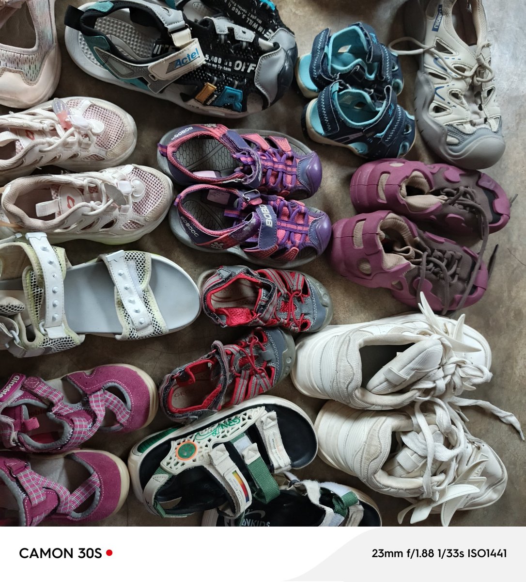 gaptoothjulian's tweet photo. @ruffydfire Top of the day, am into children first grade shoes,very clean and affordable.moreso I sell accessories   07080014311. https://t.co/oTY4M7s8ZW