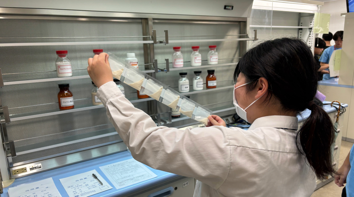 【東邦大学 夏のオープンキャンパス1日目】

暑い中ご来場ありがとうございました！

入試説明、学生によるキャンパスライフ紹介、学内ツアー、薬剤師体験、研究体験など盛りだくさん実施しました✨

明日も開催しますので、ぜひお越しください！

#東邦大学 #薬学部